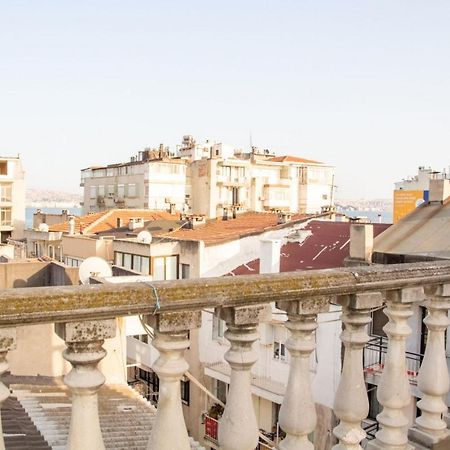 Amazing Flat Near The Coast With A Delightful Shared Terrace Close To Public Transportation In Karsiyaka 伊兹密尔 外观 照片