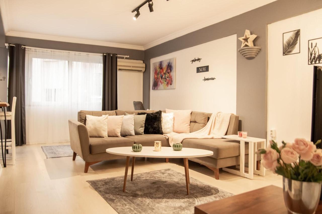 Amazing Flat Near The Coast With A Delightful Shared Terrace Close To Public Transportation In Karsiyaka 伊兹密尔 外观 照片