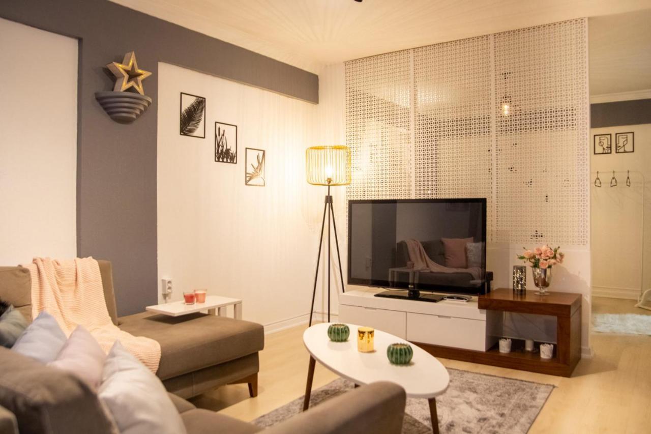 Amazing Flat Near The Coast With A Delightful Shared Terrace Close To Public Transportation In Karsiyaka 伊兹密尔 外观 照片