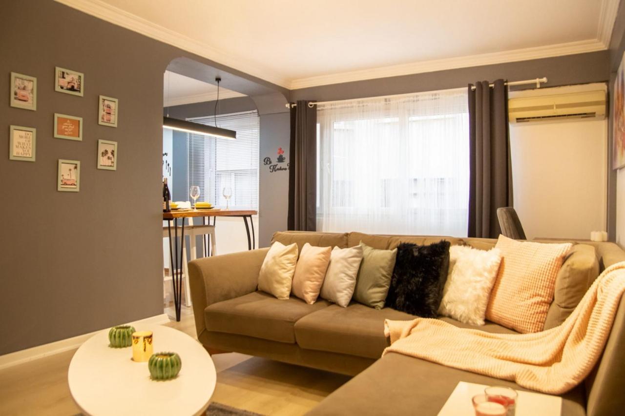 Amazing Flat Near The Coast With A Delightful Shared Terrace Close To Public Transportation In Karsiyaka 伊兹密尔 外观 照片