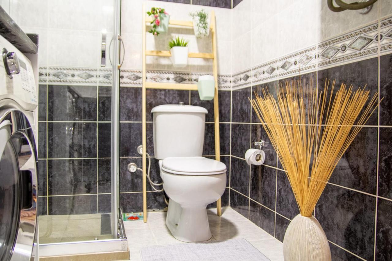 Amazing Flat Near The Coast With A Delightful Shared Terrace Close To Public Transportation In Karsiyaka 伊兹密尔 外观 照片