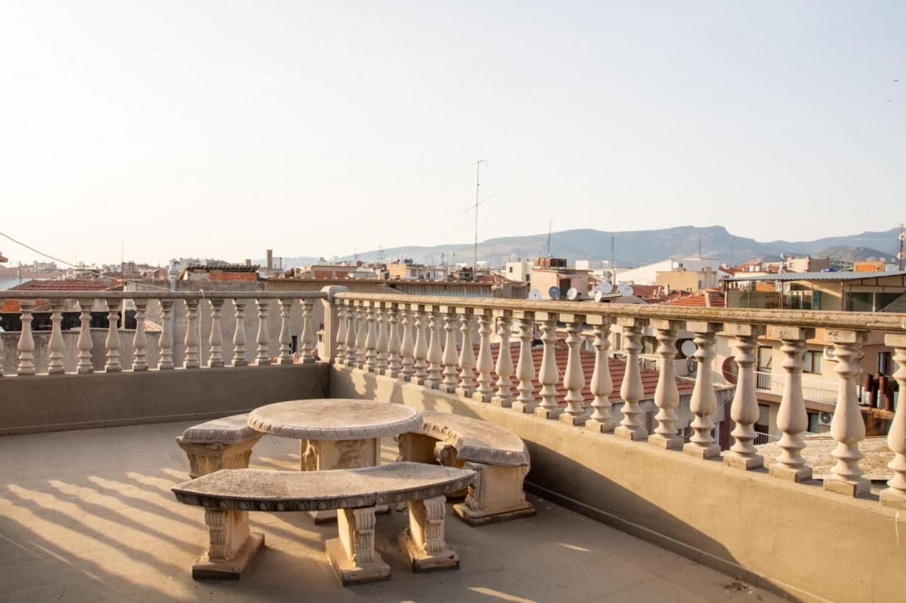 Amazing Flat Near The Coast With A Delightful Shared Terrace Close To Public Transportation In Karsiyaka 伊兹密尔 外观 照片